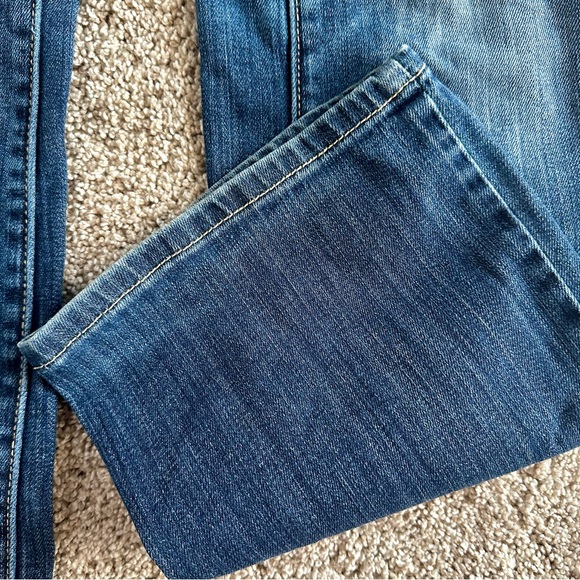 American Eagle Women’s Favorite Boyfriend Distressed Flare Jeans Size 2 - Picture 3 of 4